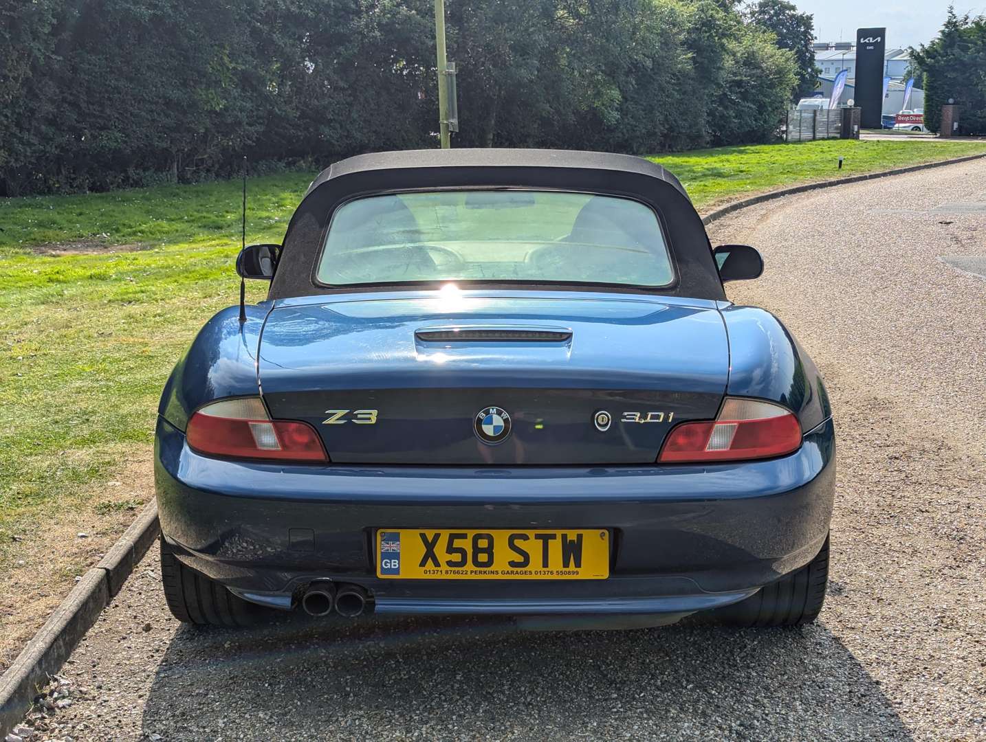 <p>2001 BMW Z3 3.0 ROADSTER&nbsp;</p>