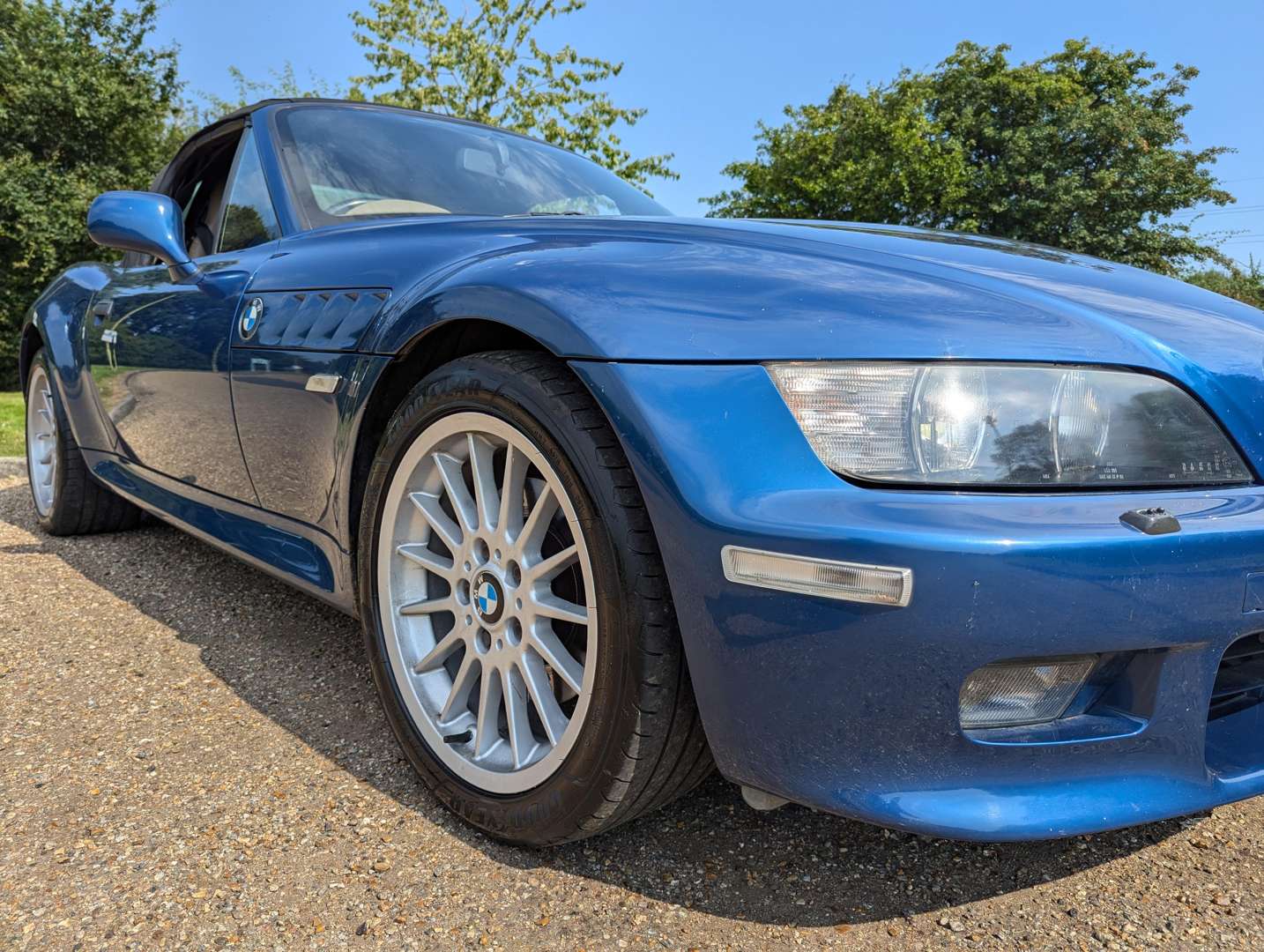 <p>2001 BMW Z3 3.0 ROADSTER&nbsp;</p>