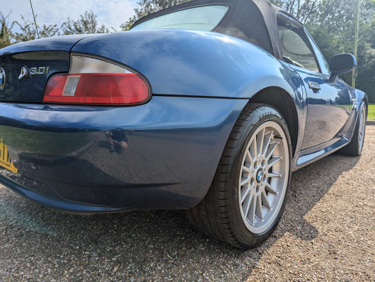 <p>2001 BMW Z3 3.0 ROADSTER&nbsp;</p>