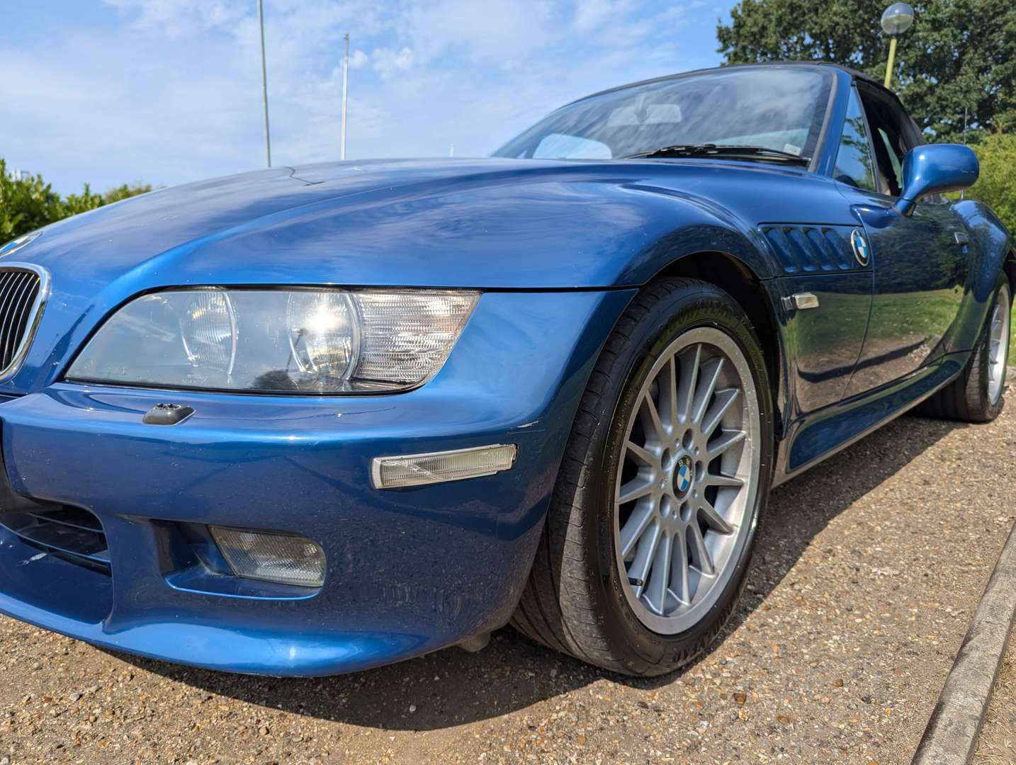 <p>2001 BMW Z3 3.0 ROADSTER&nbsp;</p>