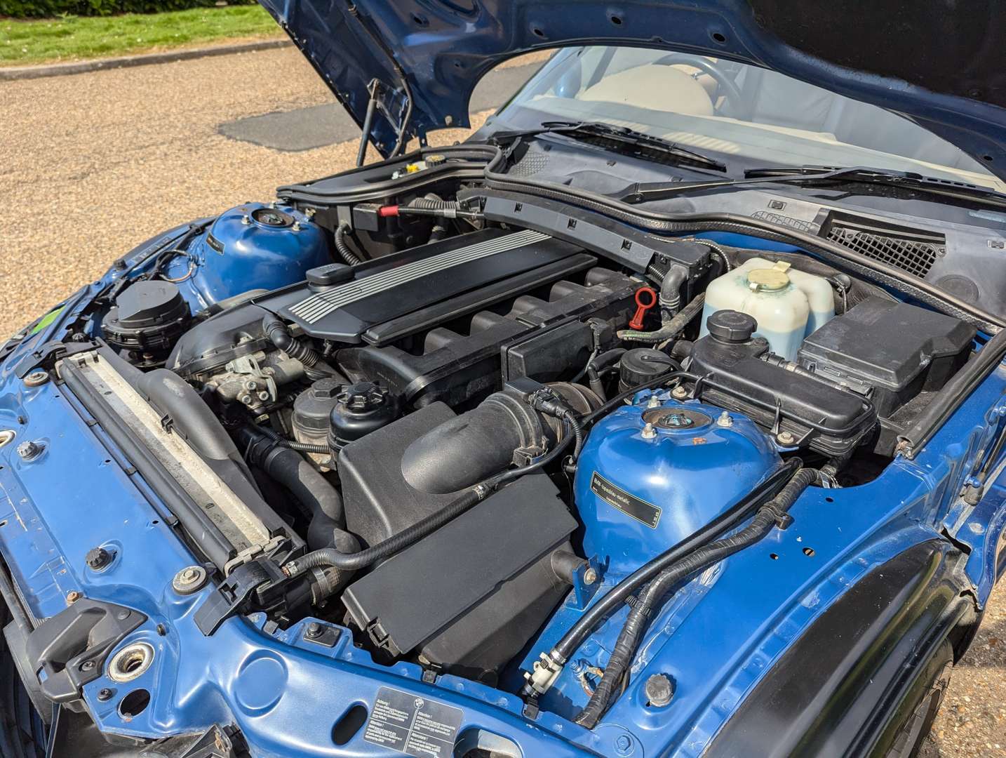 <p>2001 BMW Z3 3.0 ROADSTER&nbsp;</p>