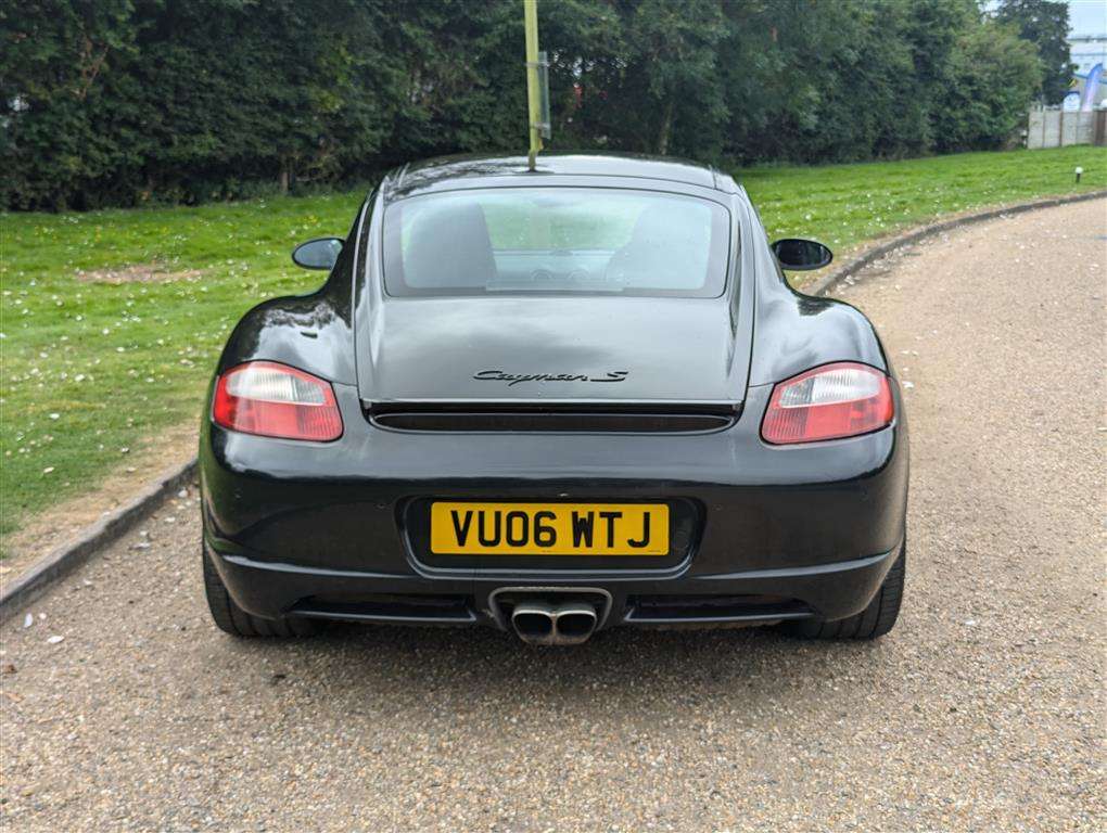 <p>2006 PORSCHE CAYMAN 3.4S TIPTRONIC&nbsp;</p>