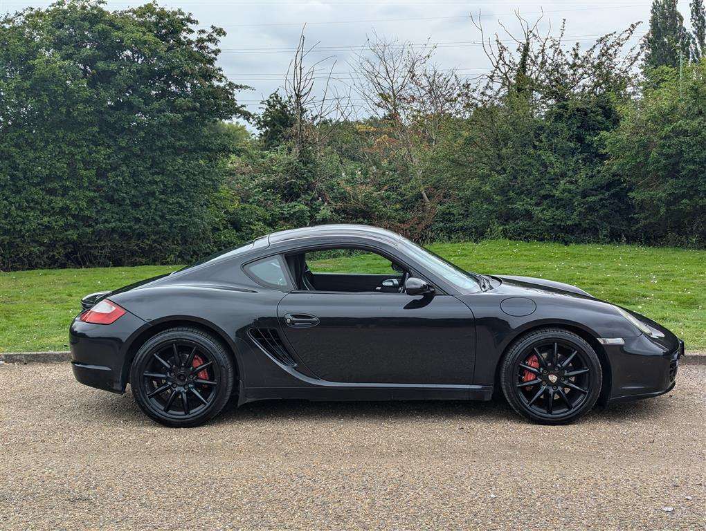 <p>2006 PORSCHE CAYMAN 3.4S TIPTRONIC&nbsp;</p>