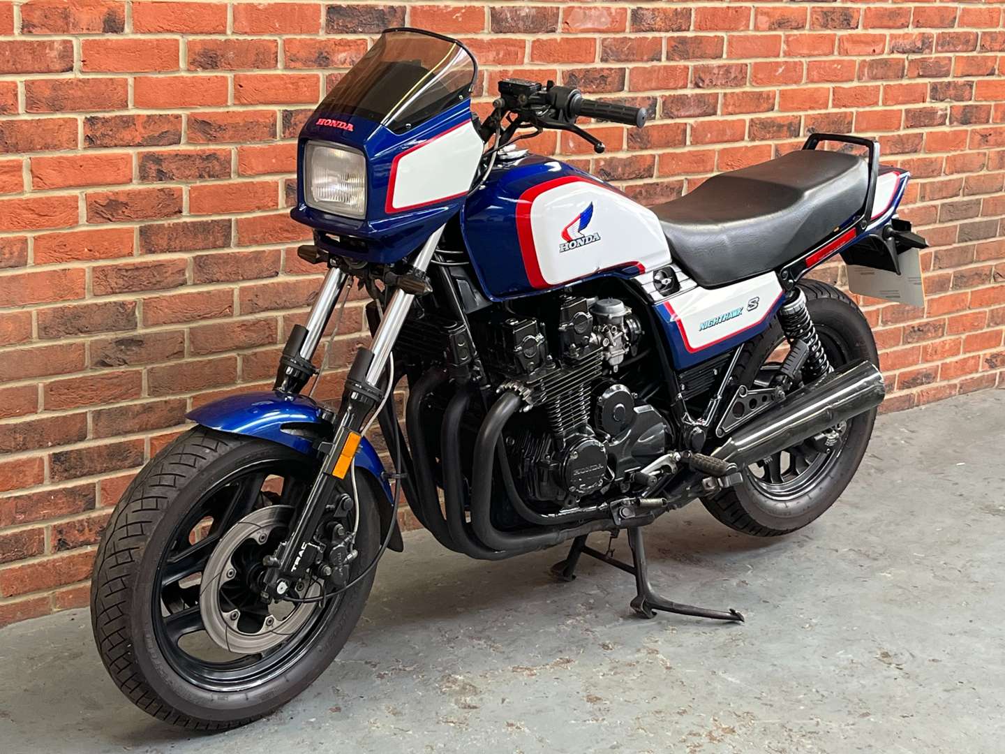 <p>1986 HONDA CB700 SC NIGHTHAWK&nbsp;</p>