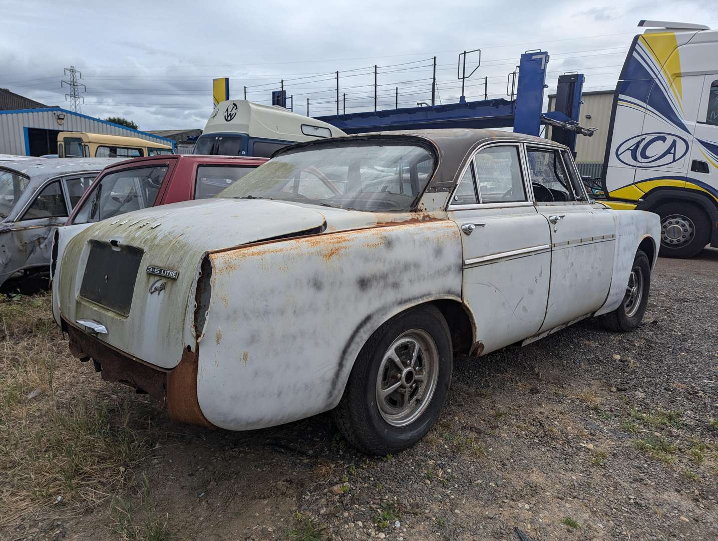 <p>1969 ROVER P5B 3.5 COUPE&nbsp;</p>