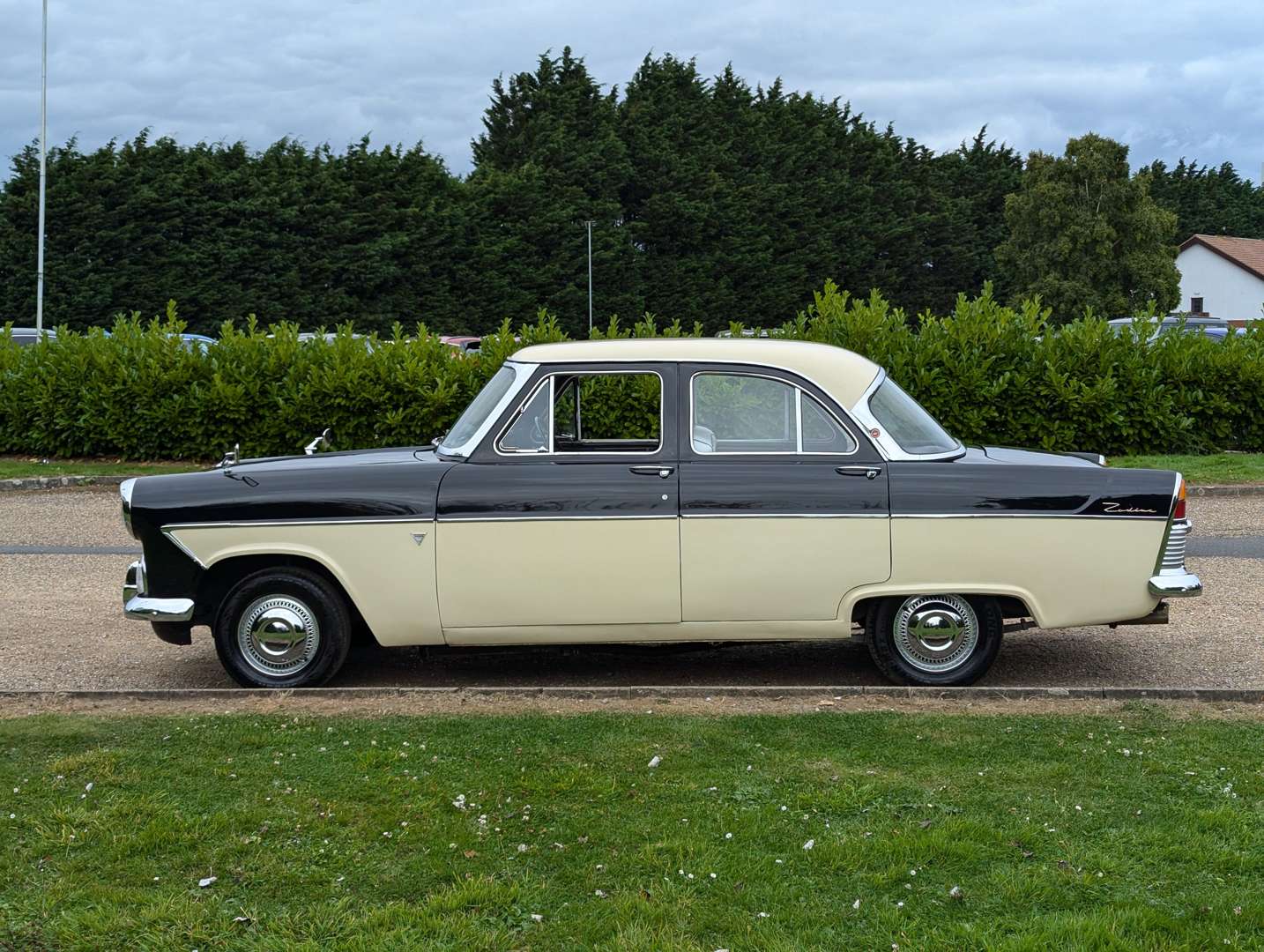 <p>1961 FORD ZODIAC MKII</p>