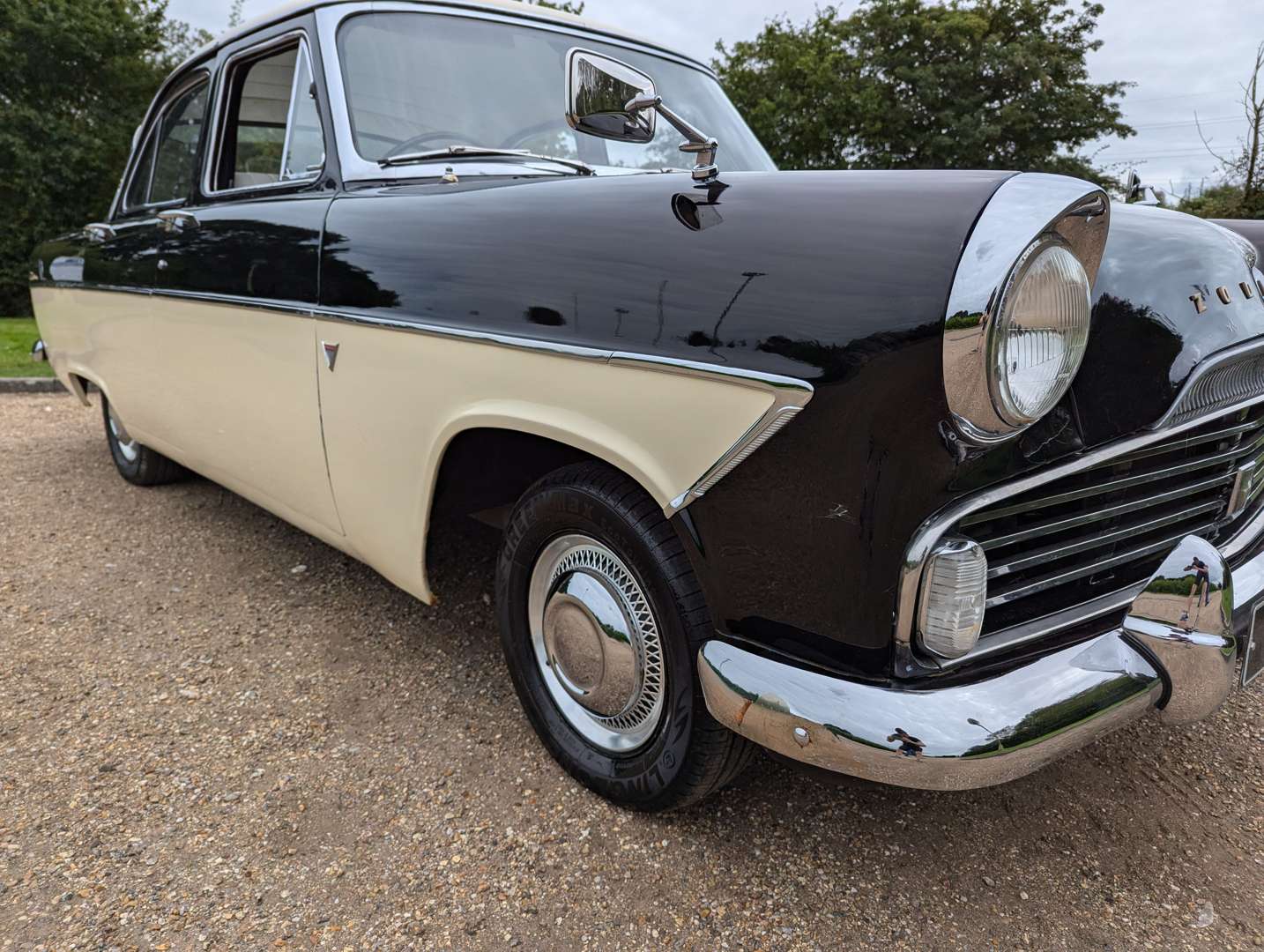 <p>1961 FORD ZODIAC MKII</p>