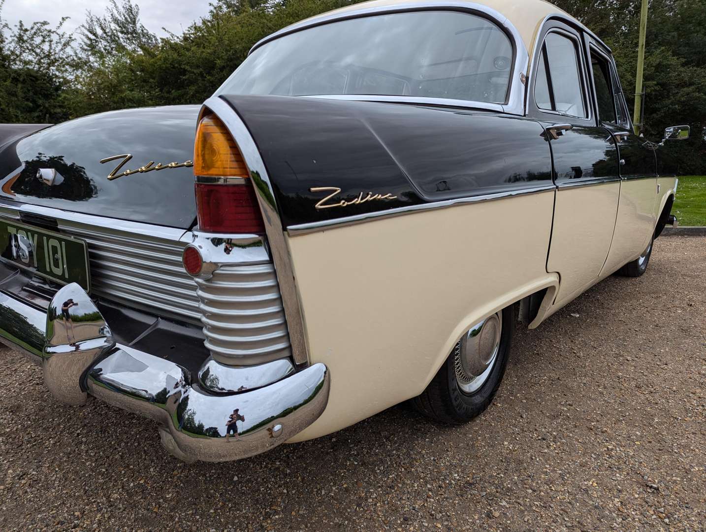 <p>1961 FORD ZODIAC MKII</p>