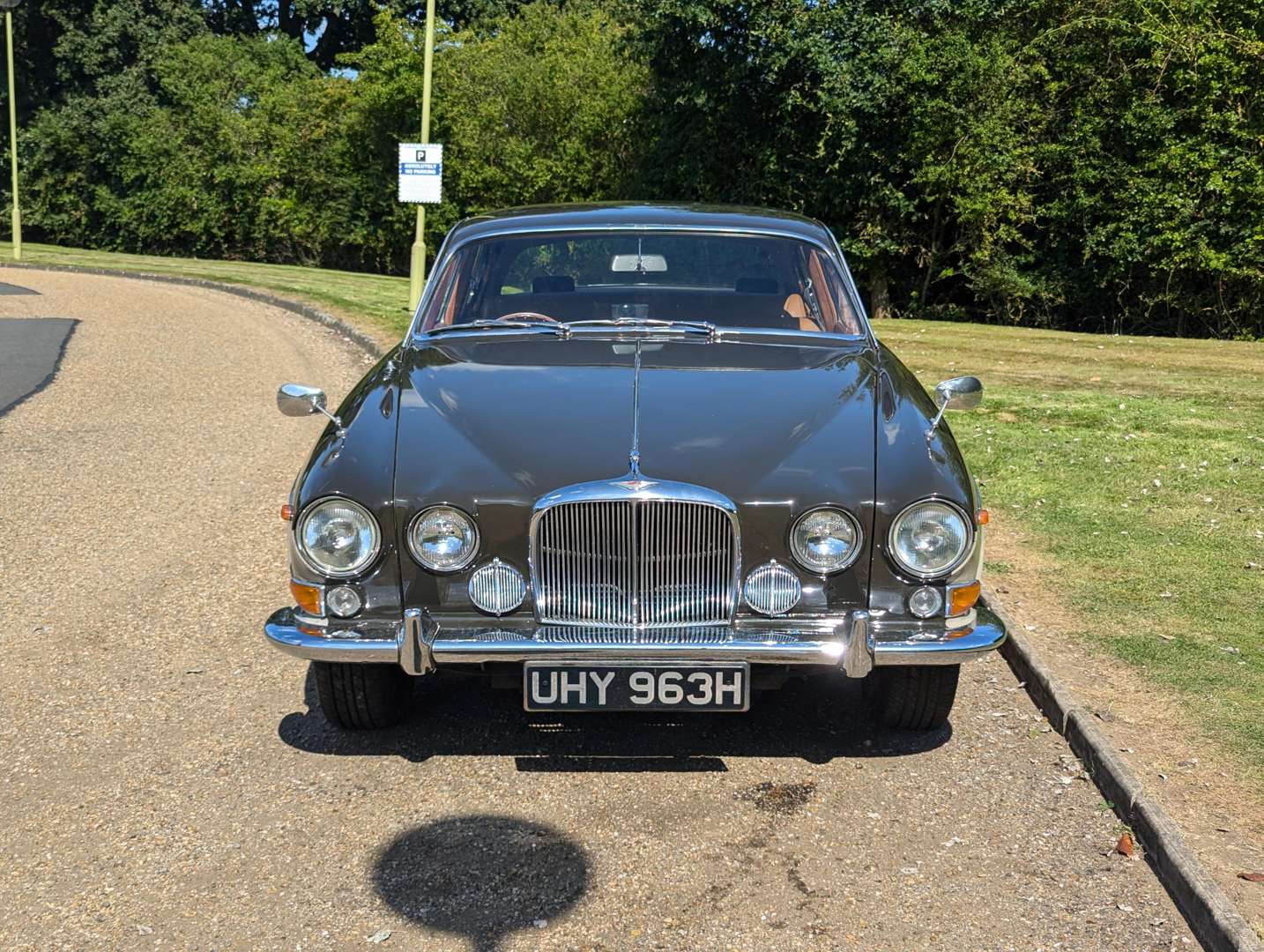 <p>1969 JAGUAR 420G AUTO</p>