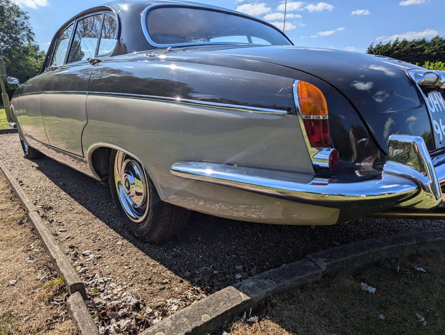 <p>1969 JAGUAR 420G AUTO</p>