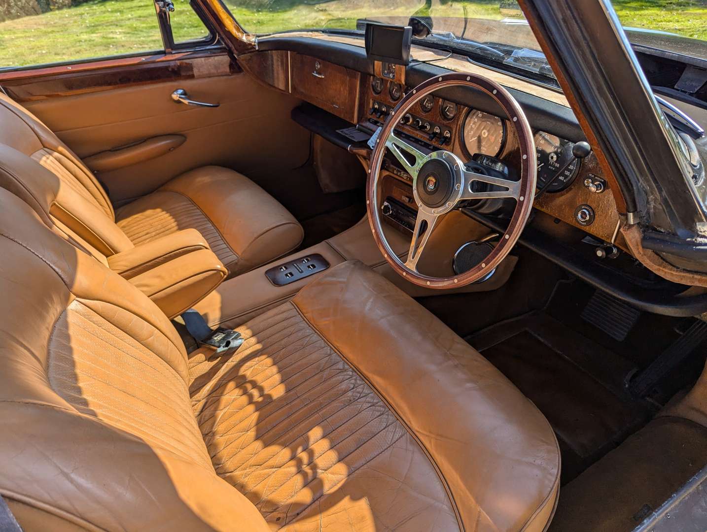 <p>1969 JAGUAR 420G AUTO</p>