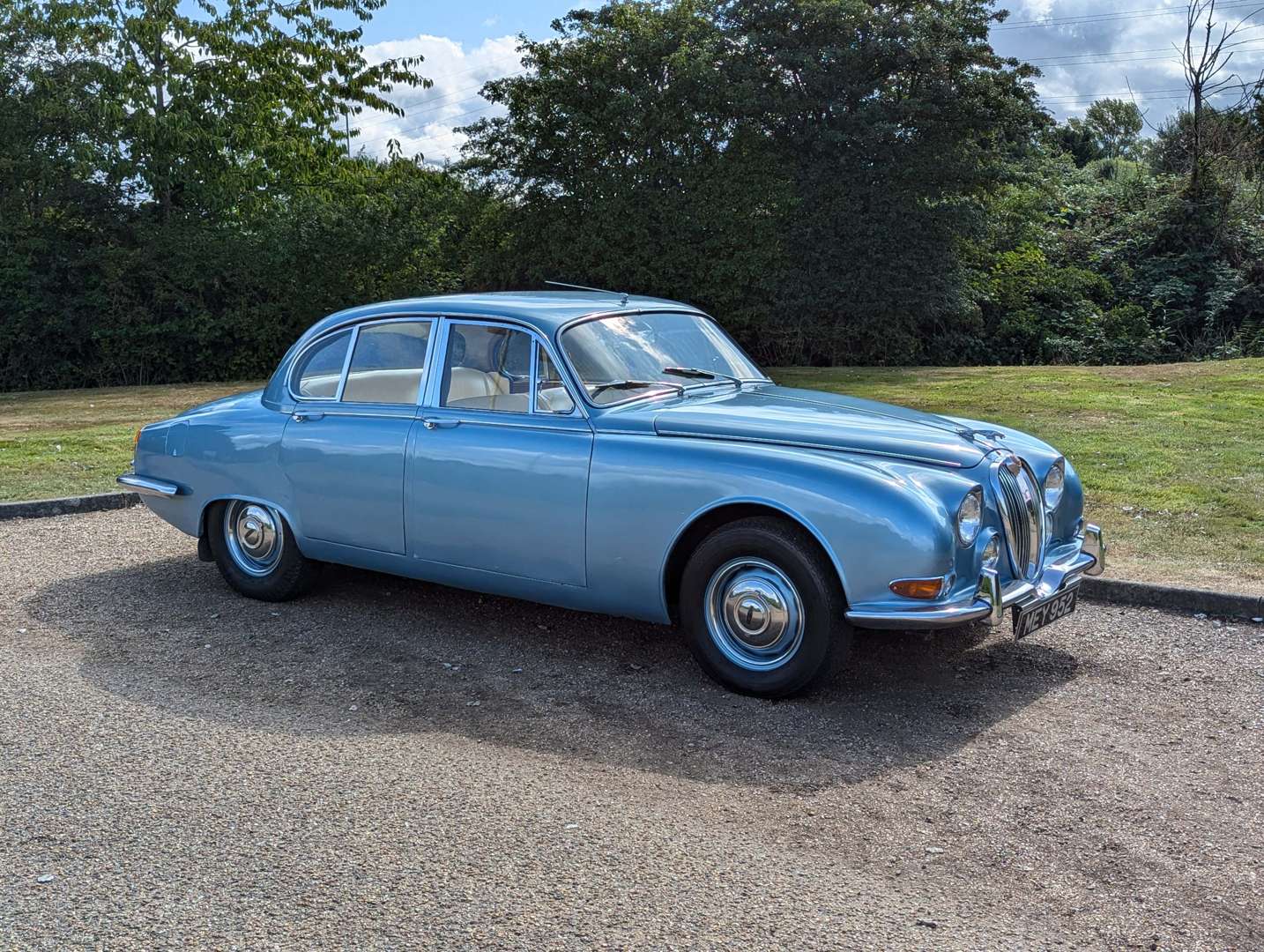 <p>1967 JAGUAR S-TYPE 3.4&nbsp;</p>