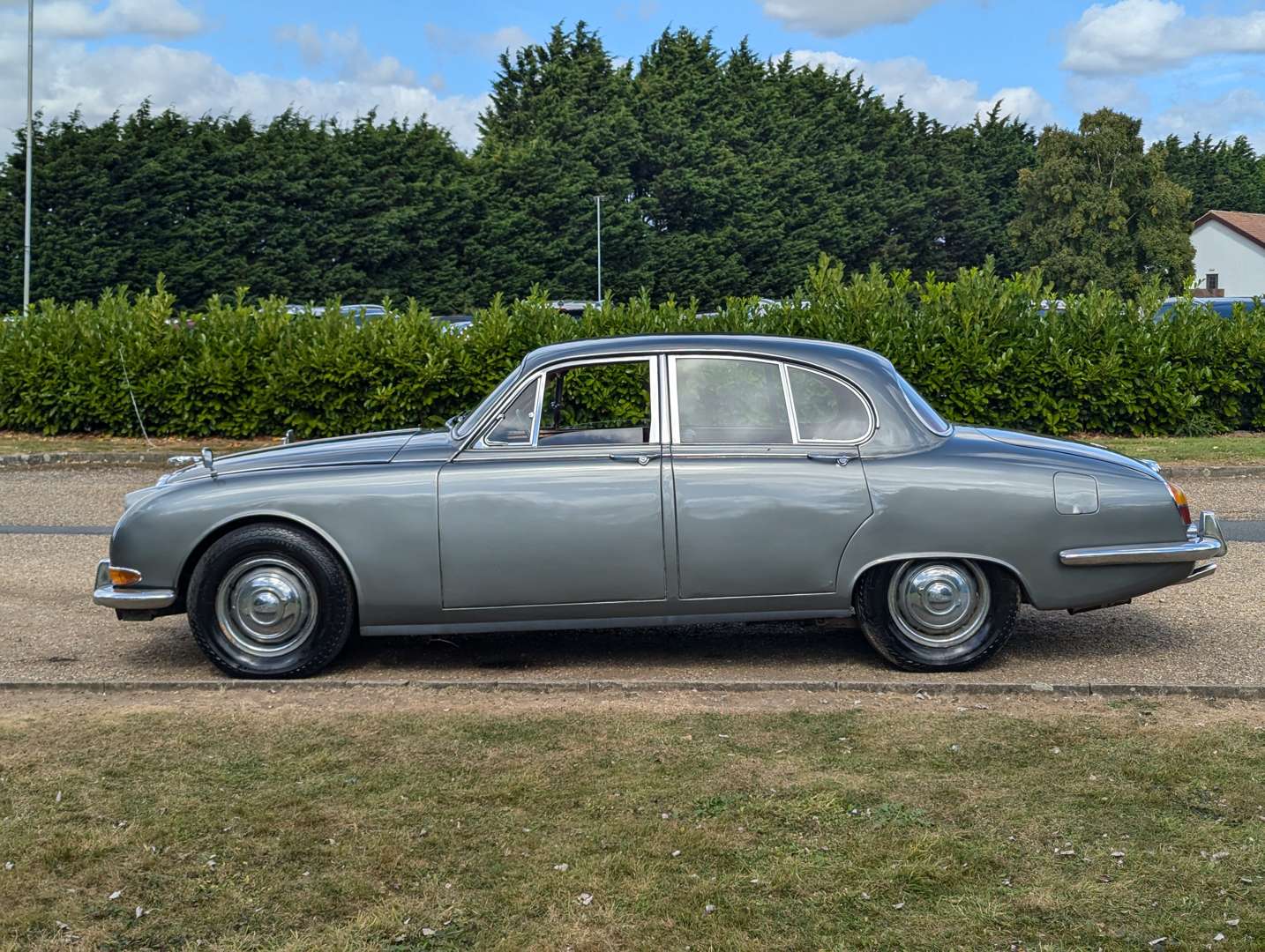 <p>1965 JAGUAR S-TYPE 3.8 AUTO&nbsp;</p>