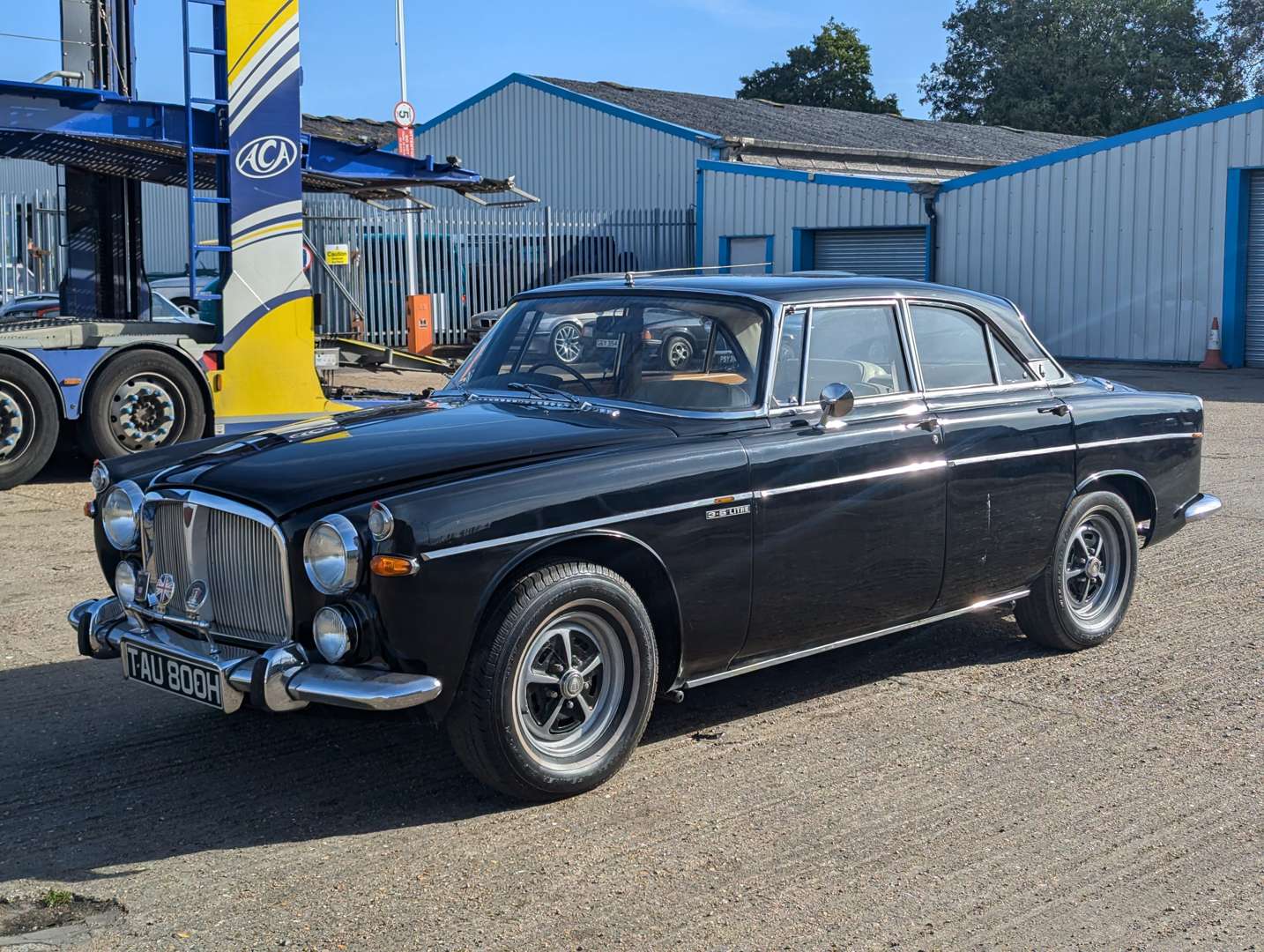 <p>1970 ROVER P5B 3.5 COUPE AUTO&nbsp;</p>