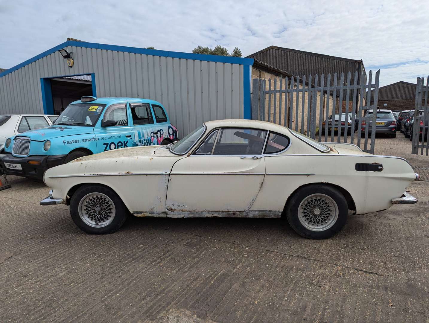 <p>1970 VOLVO P1800</p>