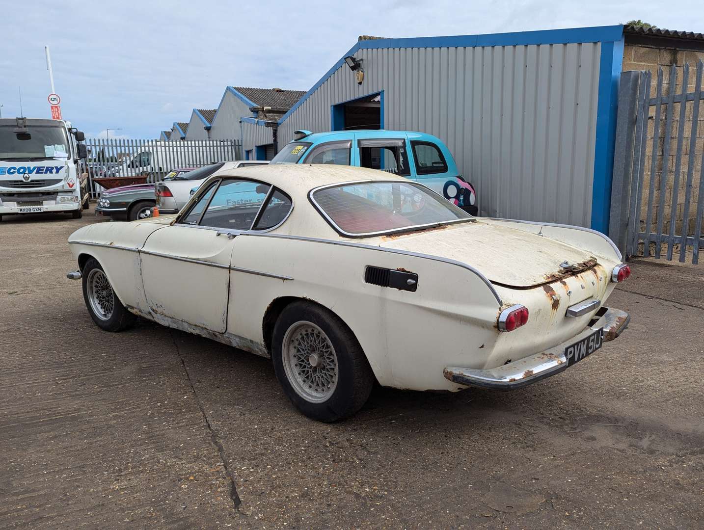 <p>1970 VOLVO P1800</p>