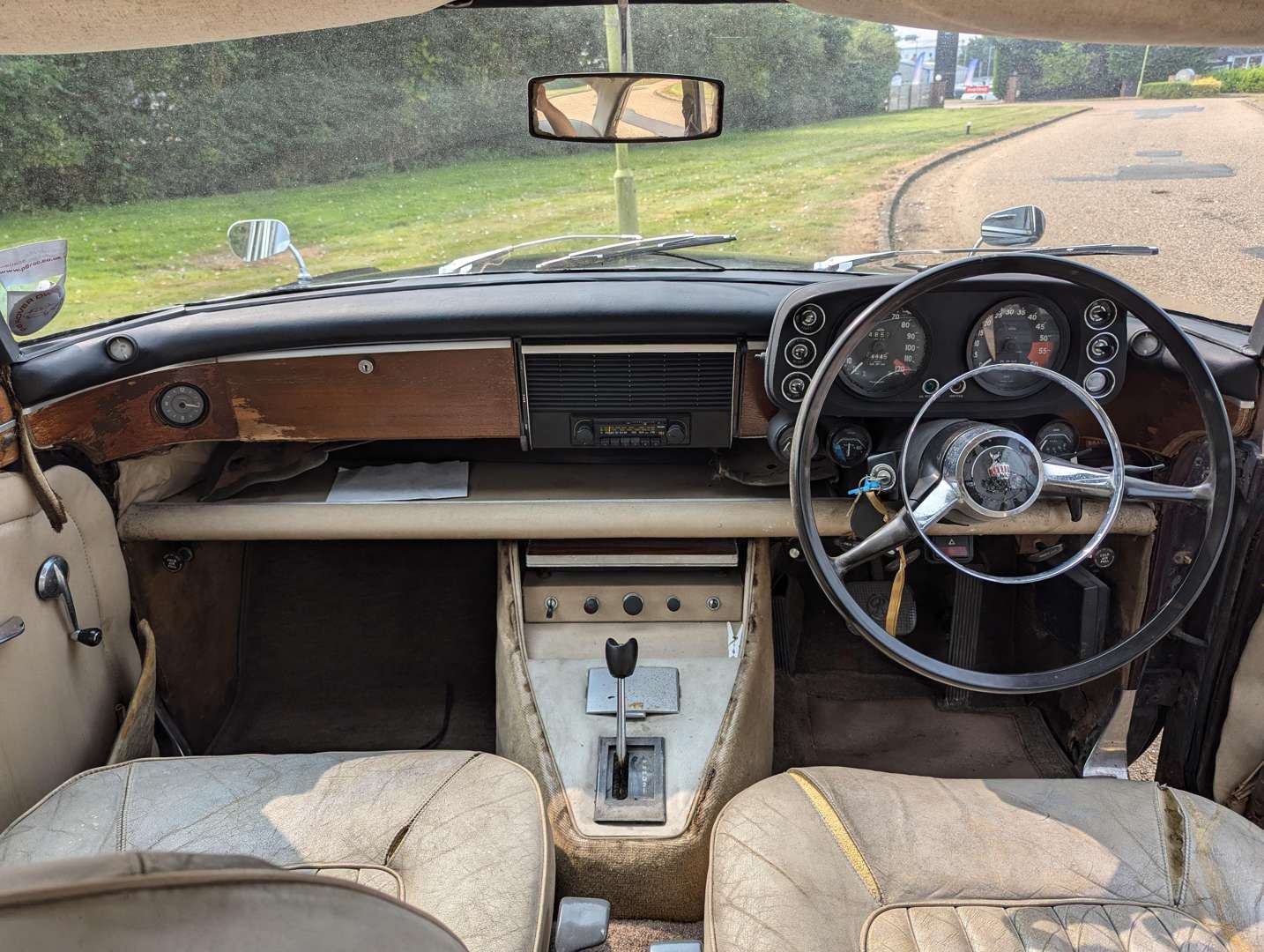 <p>1972 ROVER P5B 3.5 LITRE AUTO</p>