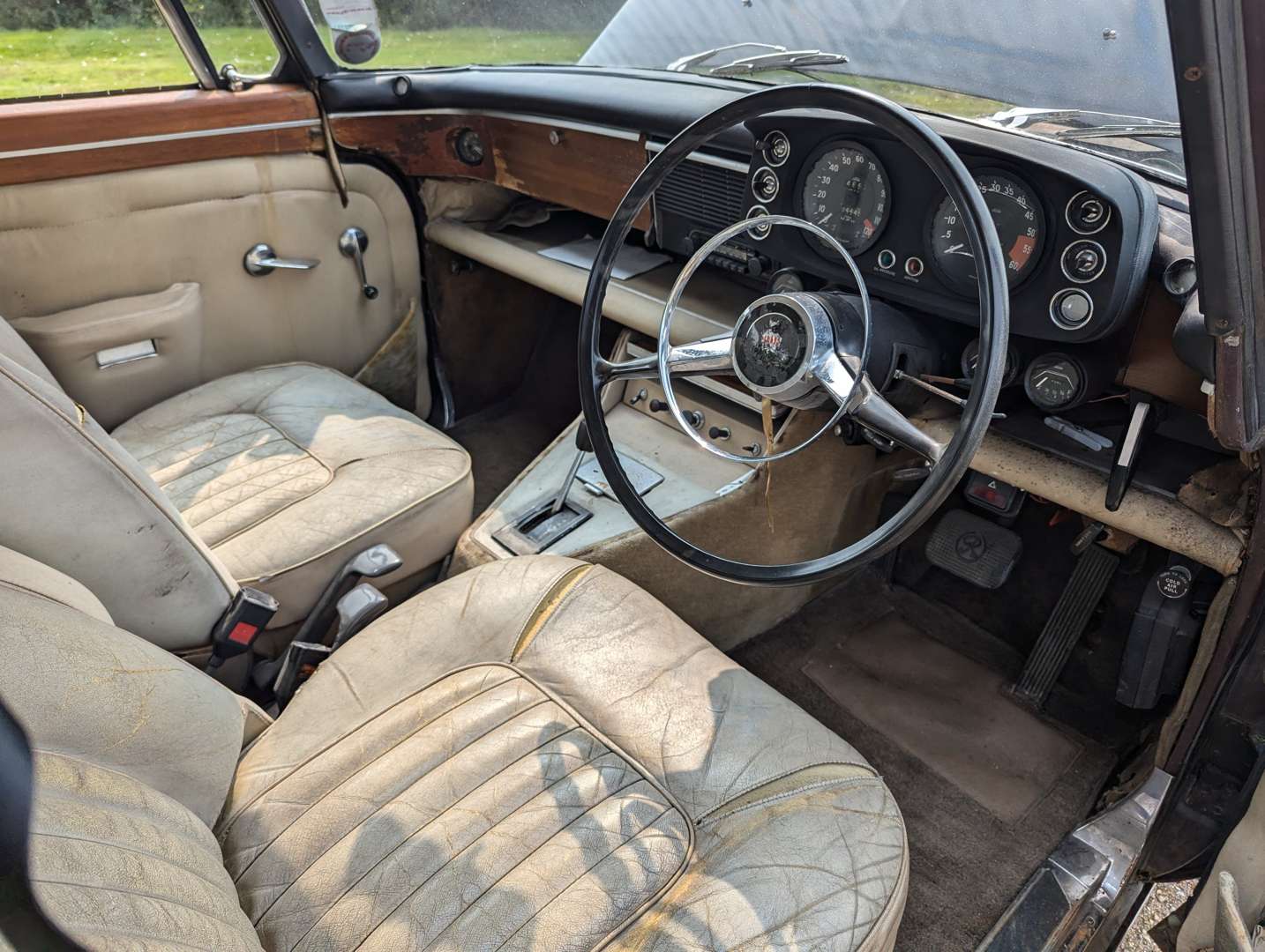 <p>1972 ROVER P5B 3.5 LITRE AUTO</p>