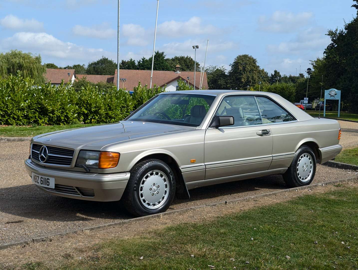 <p>1990 MERCEDES 500 SEC AUTO</p>