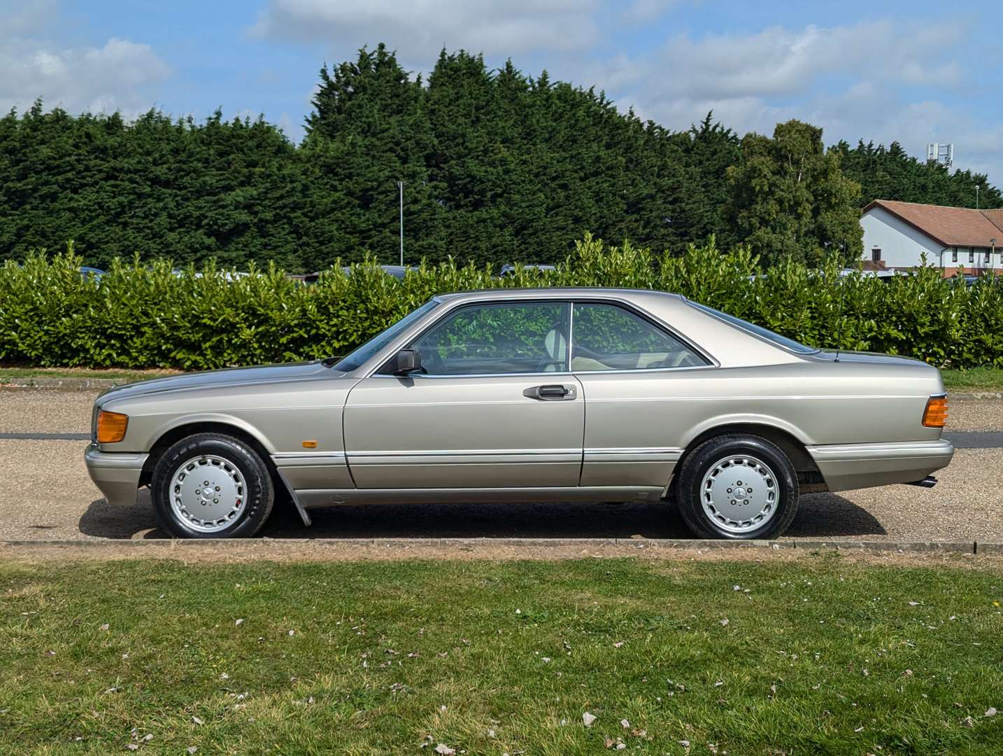 <p>1990 MERCEDES 500 SEC AUTO</p>