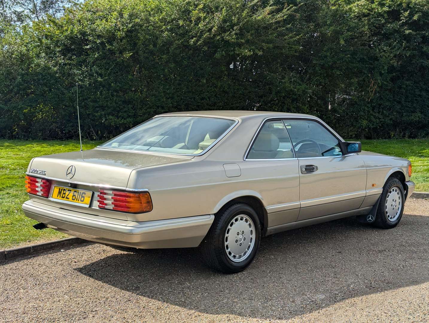 <p>1990 MERCEDES 500 SEC AUTO</p>