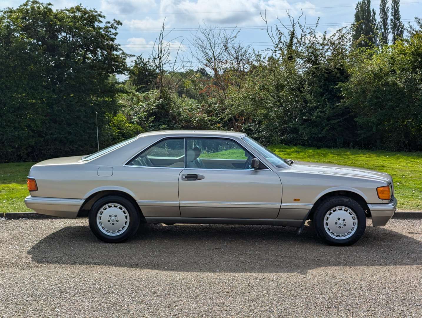 <p>1990 MERCEDES 500 SEC AUTO</p>