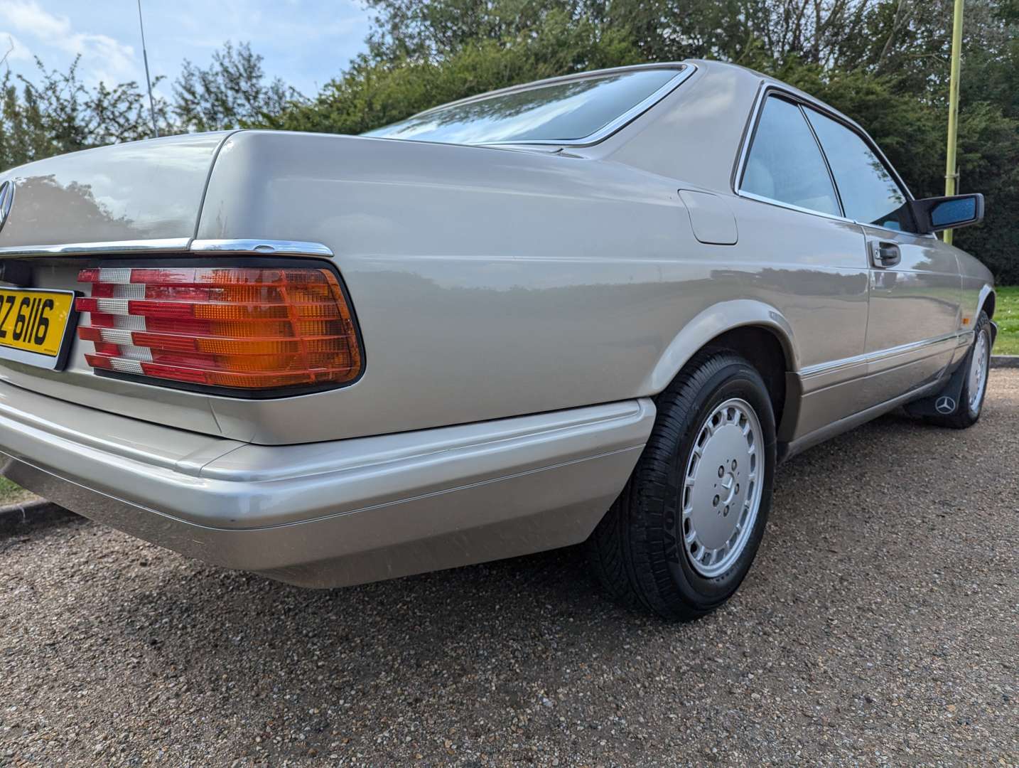 <p>1990 MERCEDES 500 SEC AUTO</p>