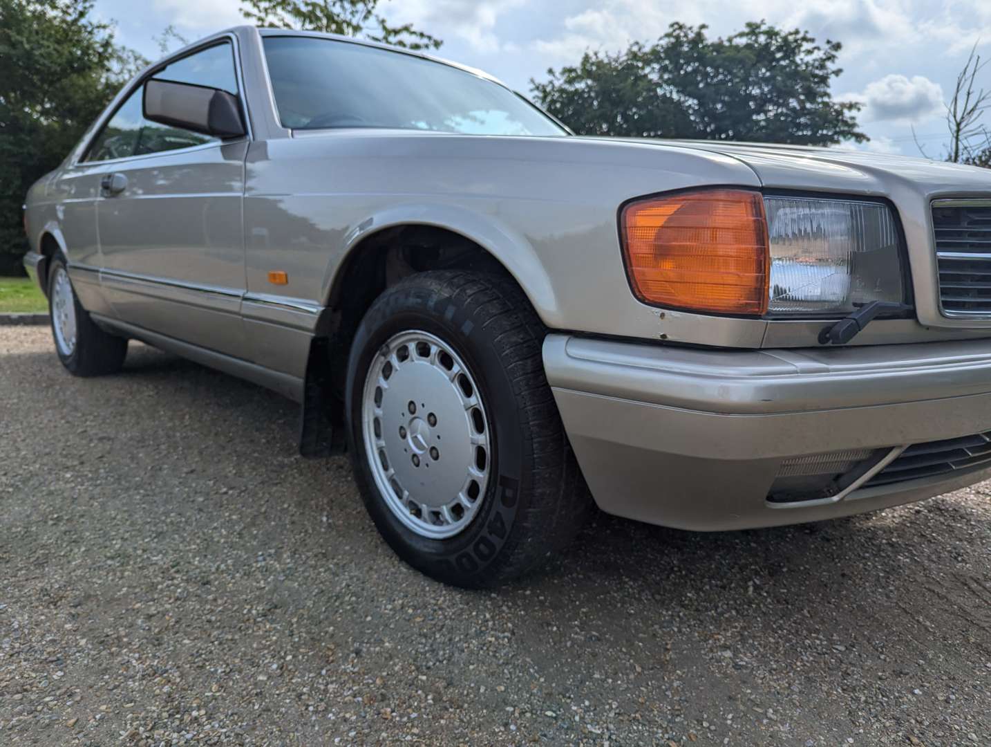 <p>1990 MERCEDES 500 SEC AUTO</p>