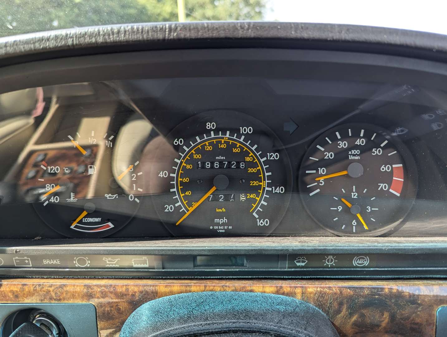 <p>1990 MERCEDES 500 SEC AUTO</p>