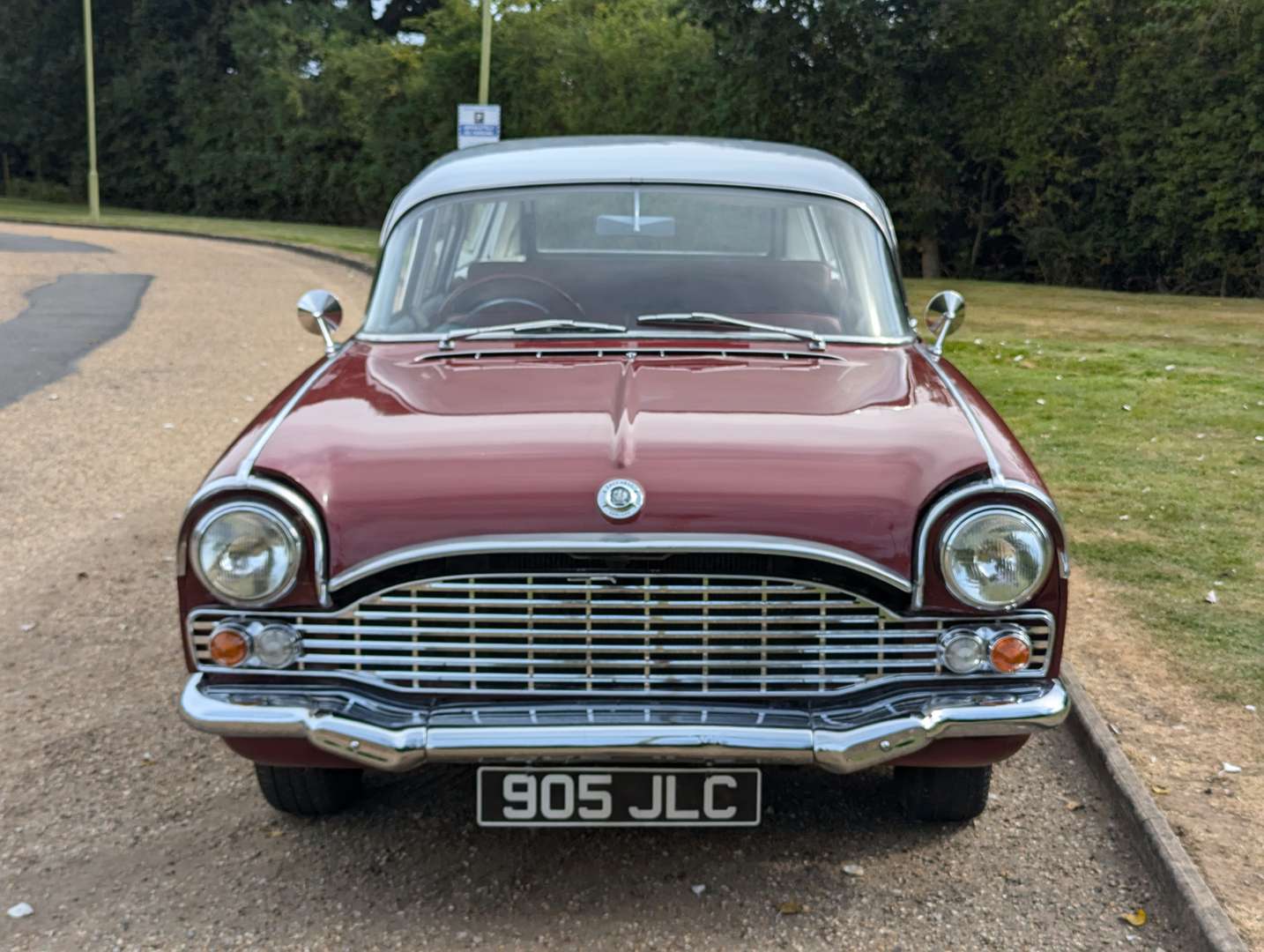 <p>1960 VAUXHALL CRESTA FRIARY ESTATE&nbsp;</p>