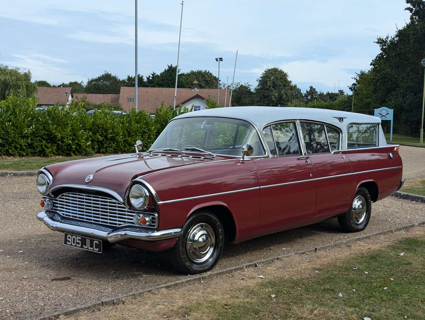 <p>1960 VAUXHALL CRESTA FRIARY ESTATE&nbsp;</p>