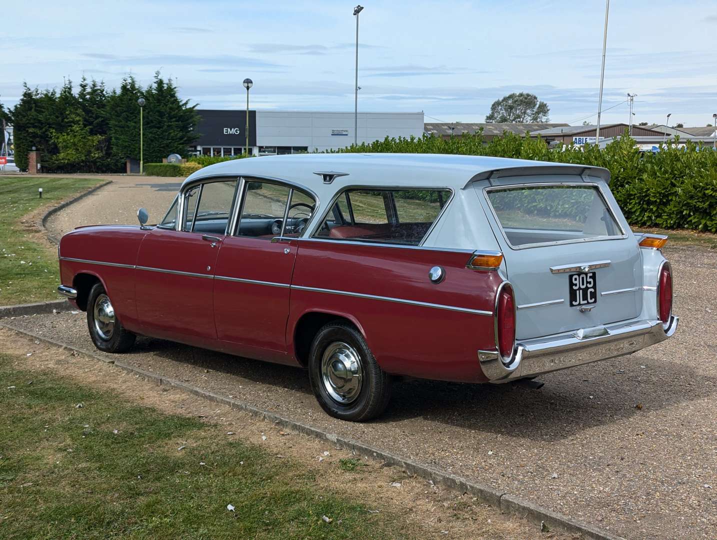 <p>1960 VAUXHALL CRESTA FRIARY ESTATE&nbsp;</p>