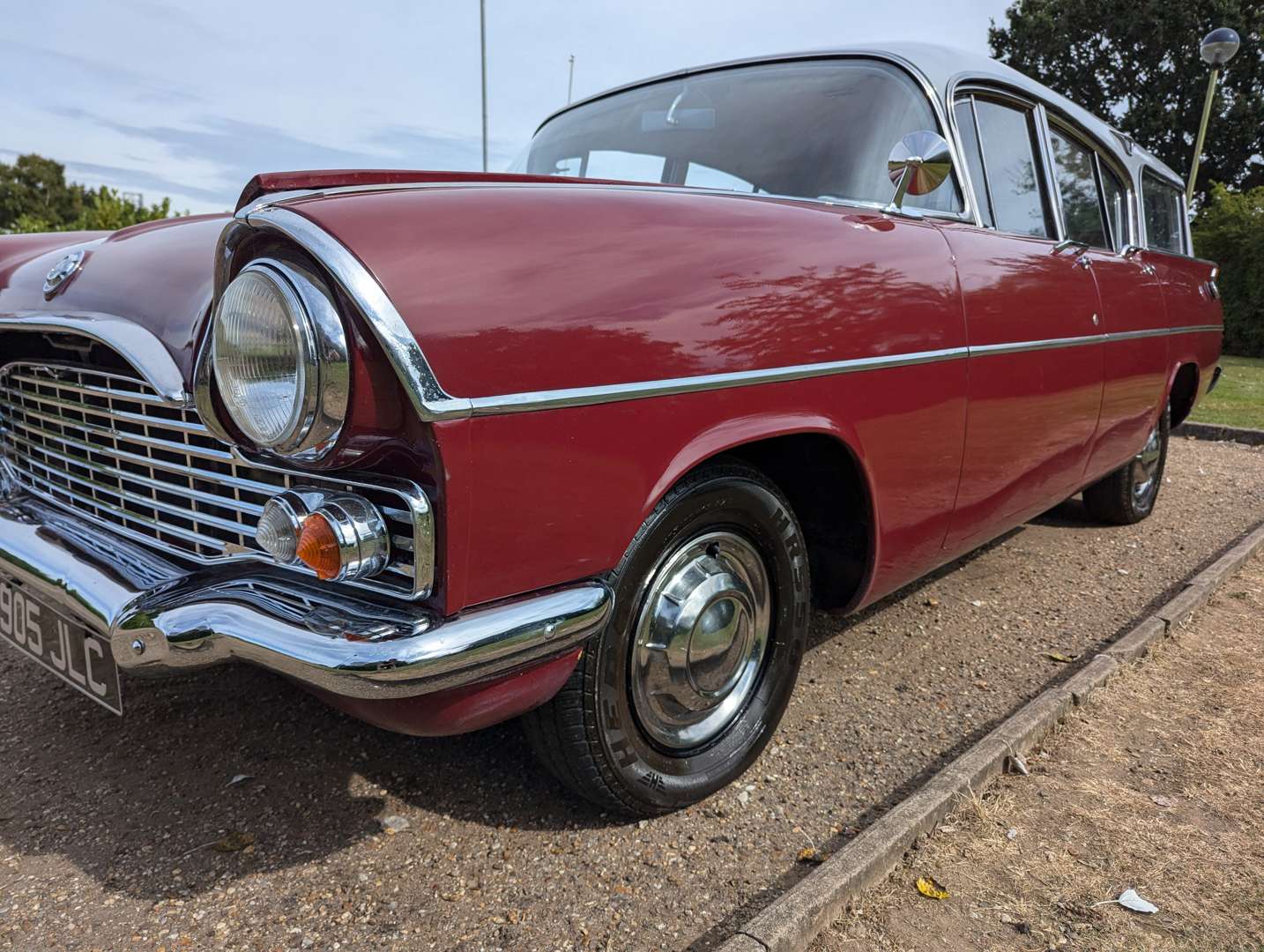 <p>1960 VAUXHALL CRESTA FRIARY ESTATE&nbsp;</p>