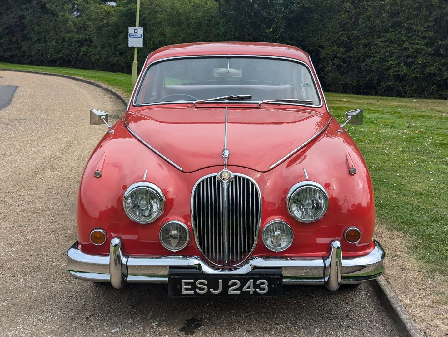 <p>1961 JAGUAR MKII 3.8&nbsp;</p>