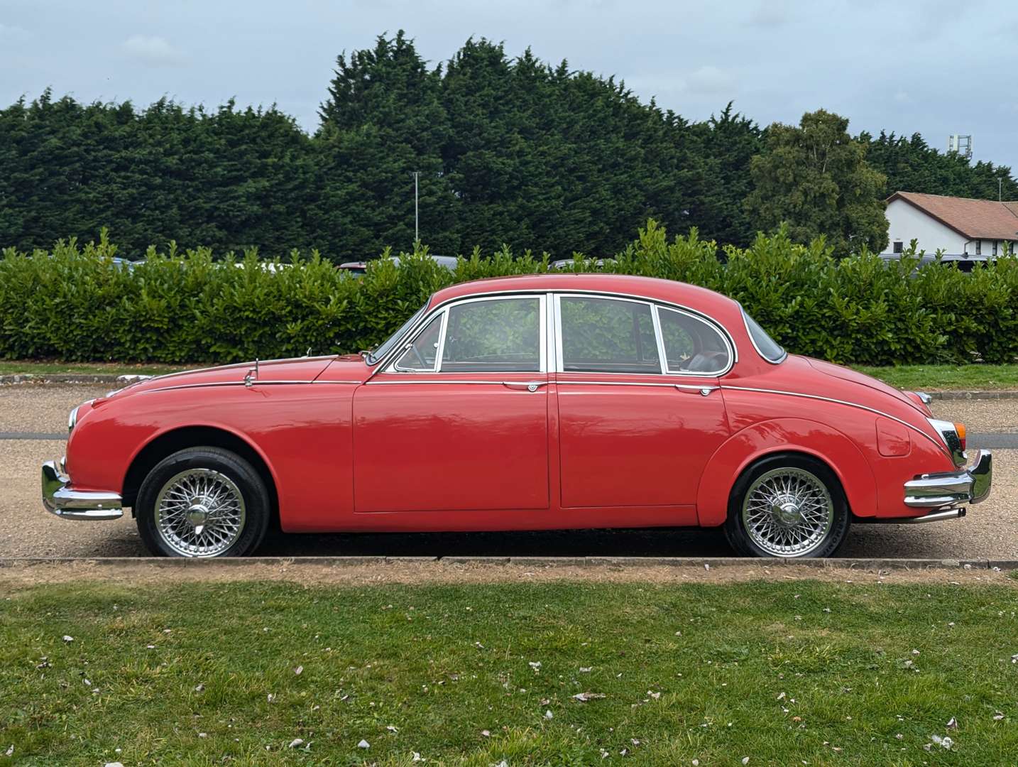 <p>1961 JAGUAR MKII 3.8&nbsp;</p>