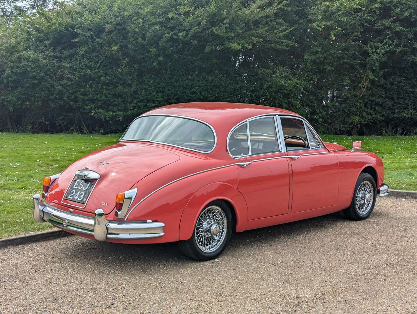 <p>1961 JAGUAR MKII 3.8&nbsp;</p>