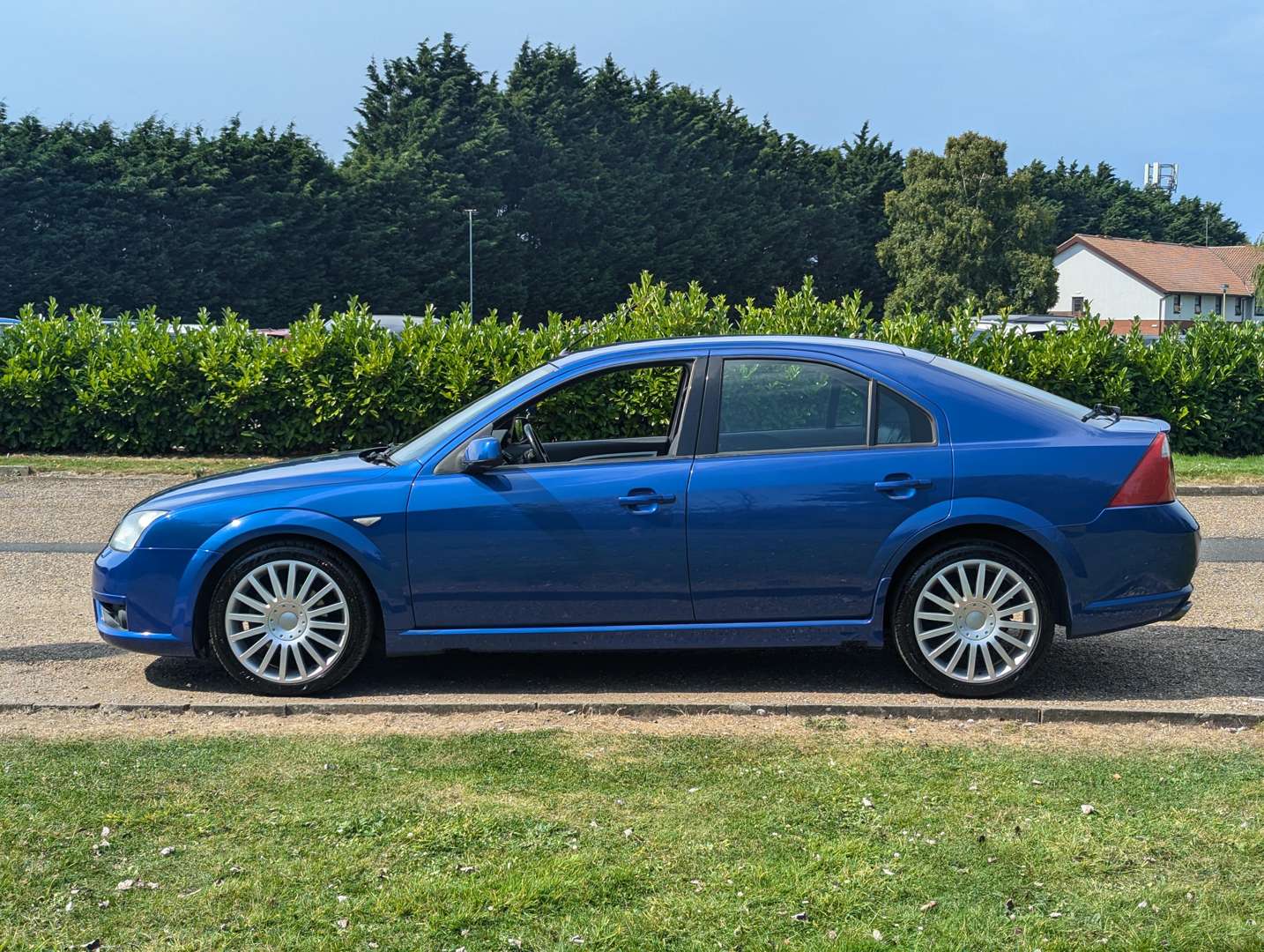 <p>2005 FORD MONDEO ST220</p>