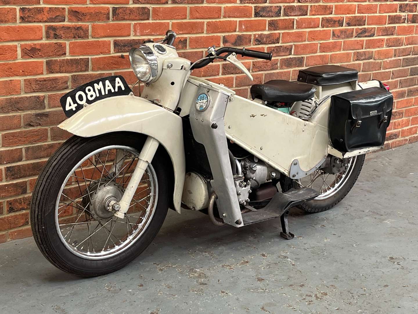 <p>1964 VELOCETTE LE200</p>