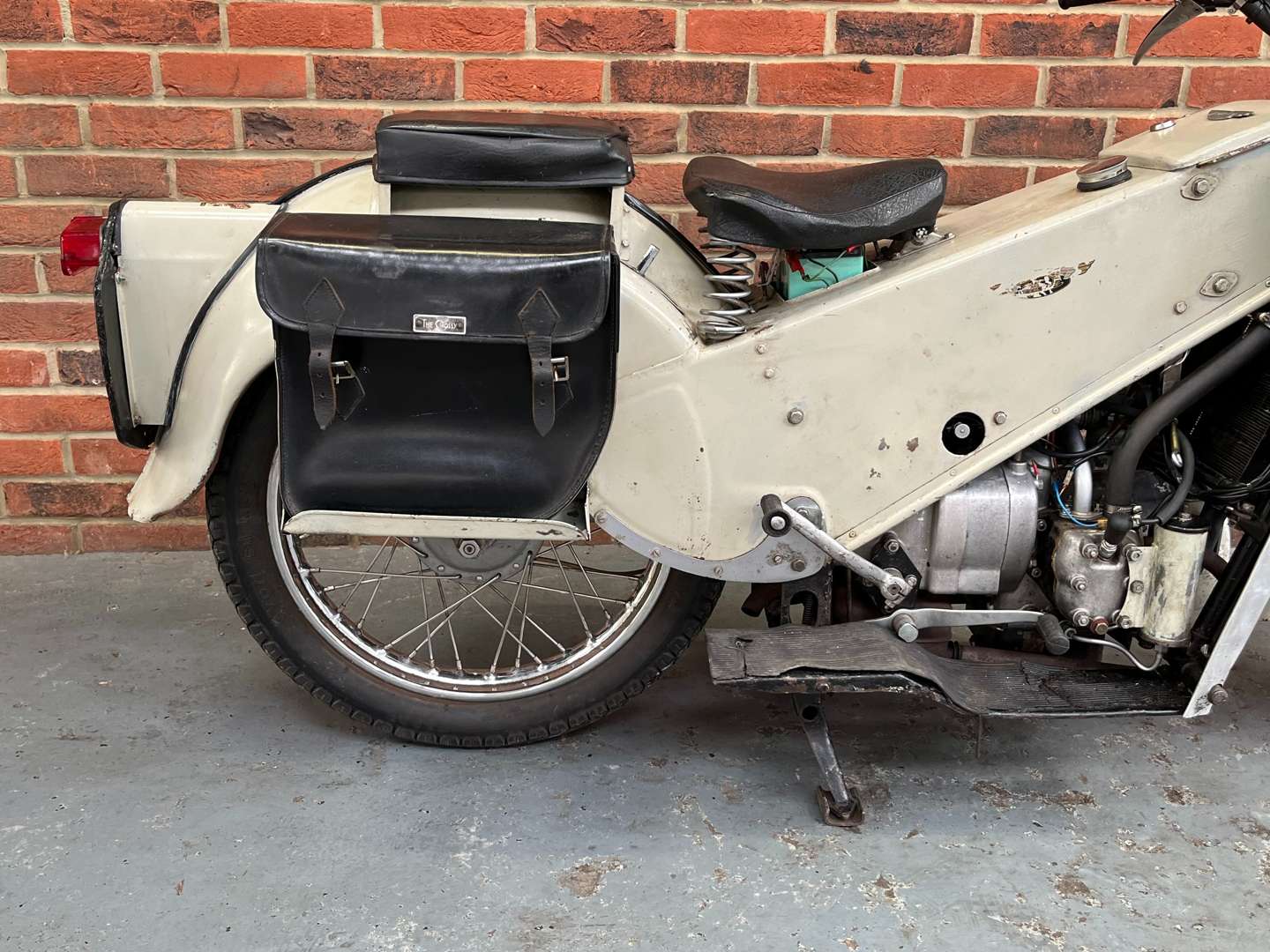 <p>1964 VELOCETTE LE200</p>