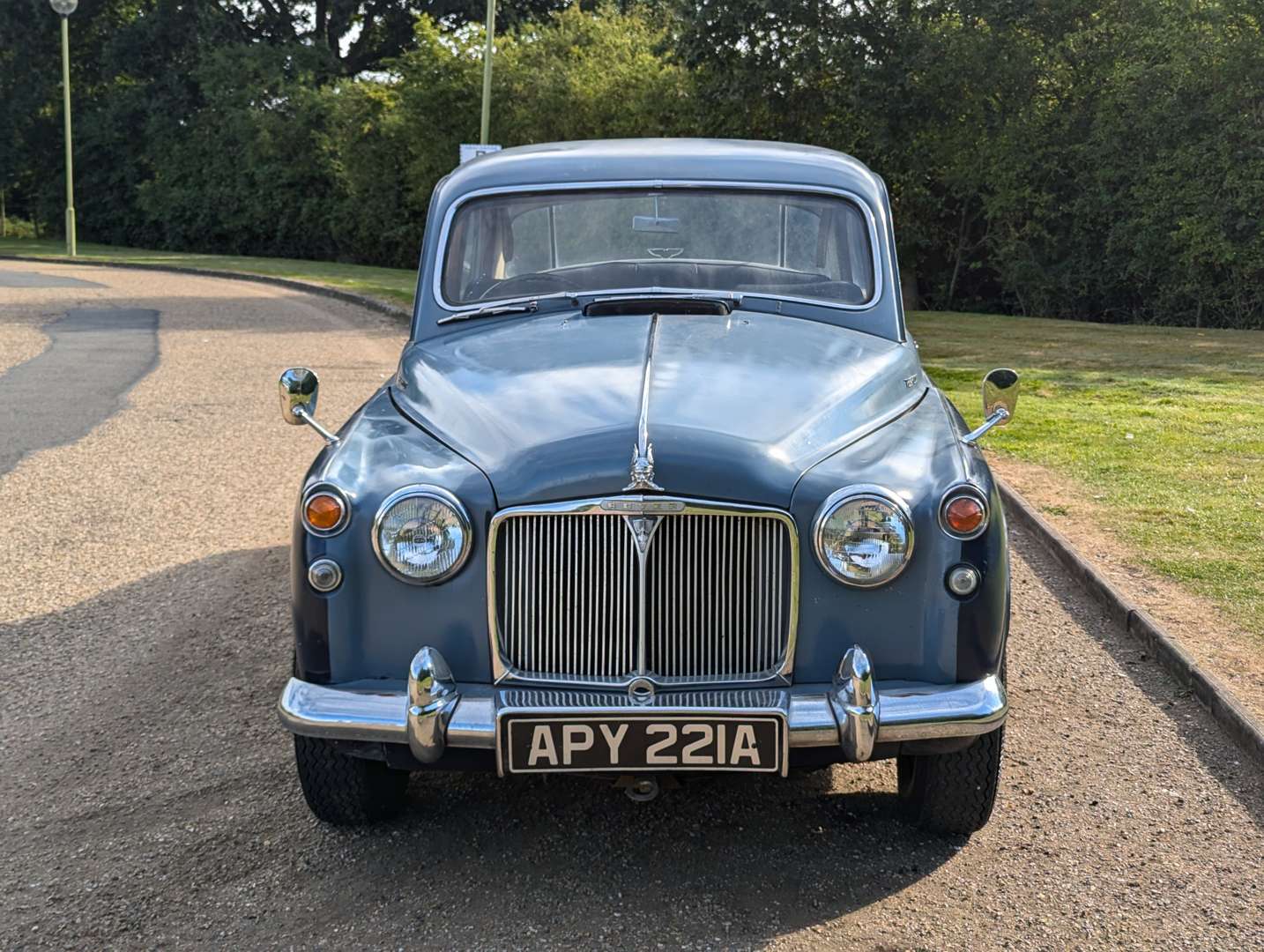 <p>1963 ROVER P4 110&nbsp;</p>