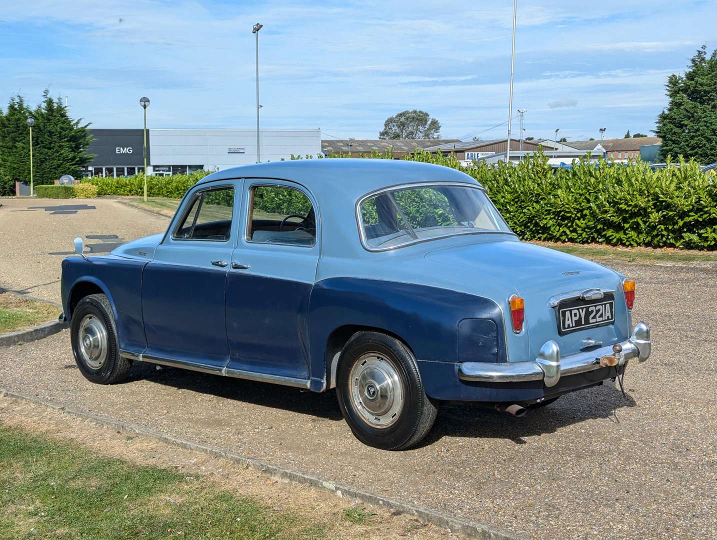 <p>1963 ROVER P4 110&nbsp;</p>