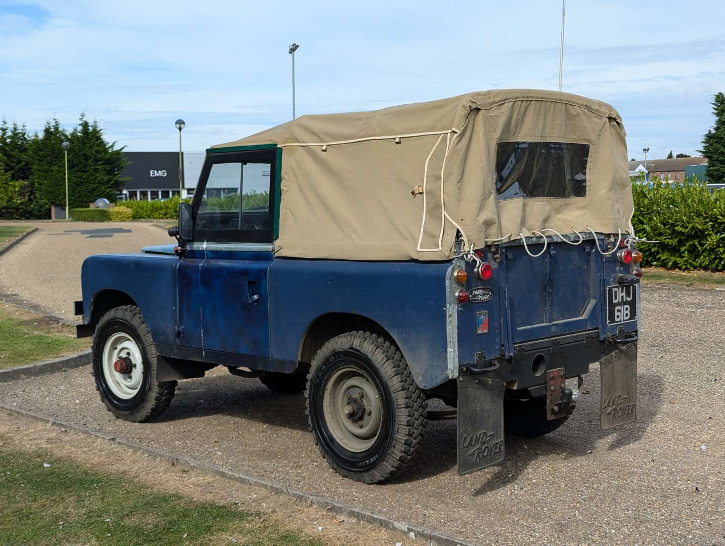 <p>1964 LAND ROVER SIIA&nbsp;</p>