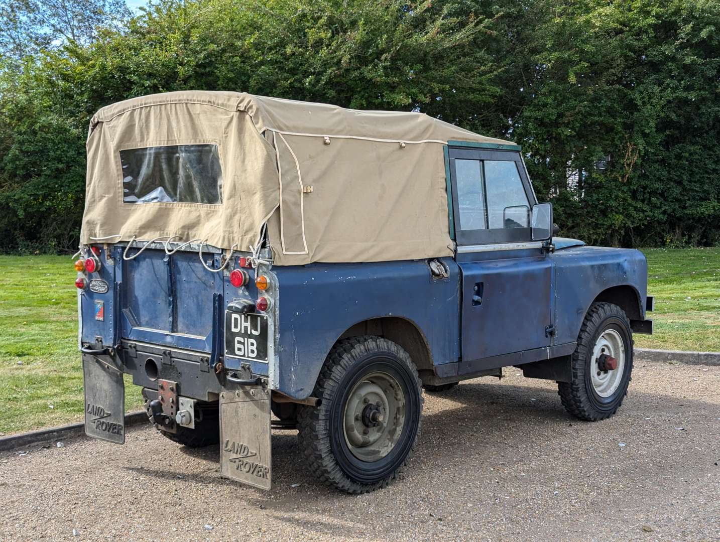 <p>1964 LAND ROVER SIIA&nbsp;</p>