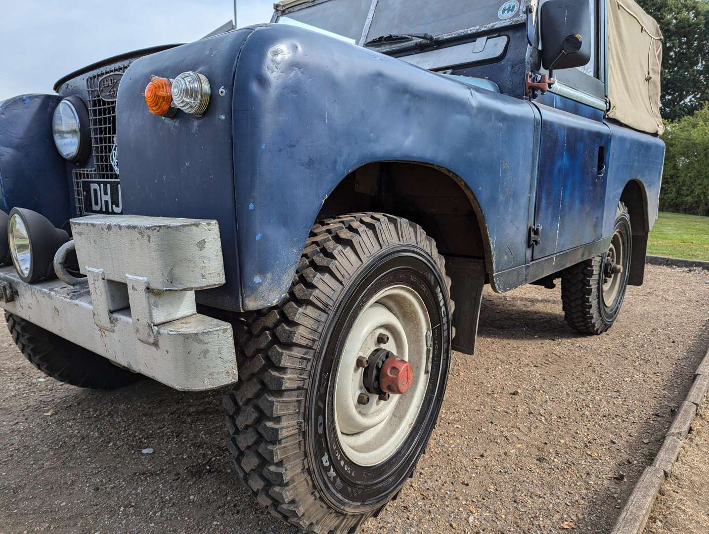 <p>1964 LAND ROVER SIIA&nbsp;</p>