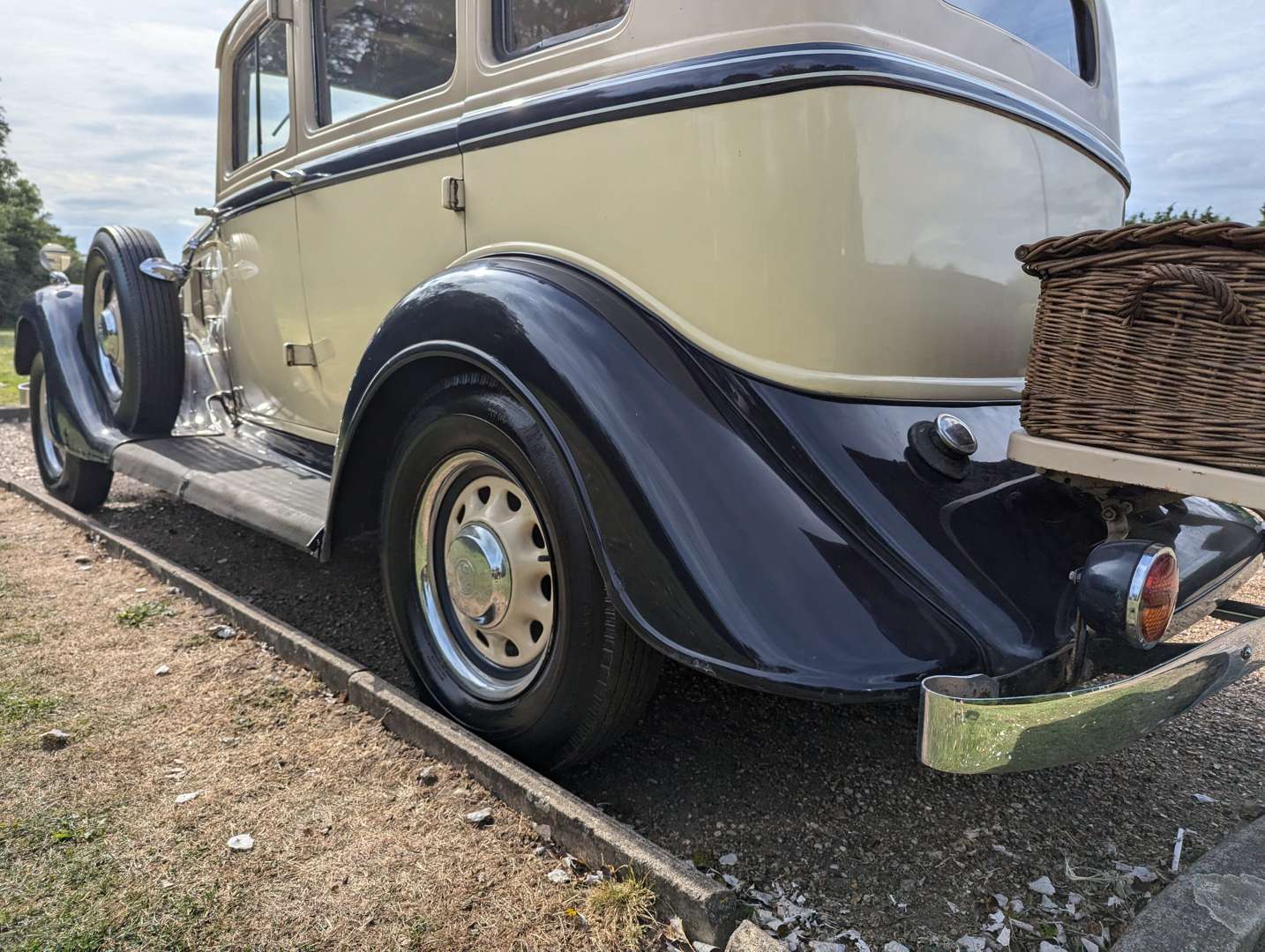 <p>1934 CHRYSLER KEW SIX</p>