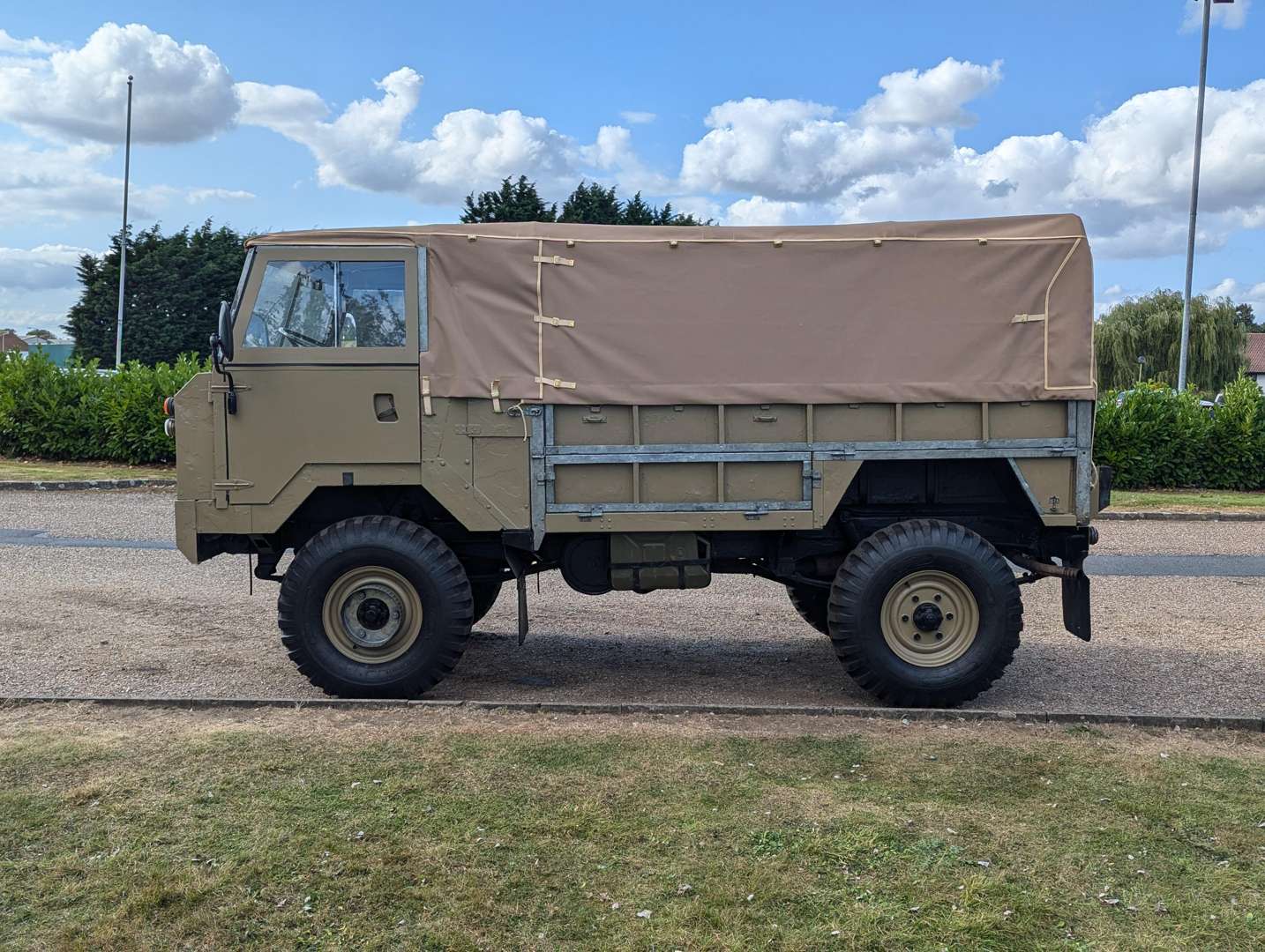 <p>1976 LAND ROVER FORWARD CONTROL FC101 LHD&nbsp;</p>