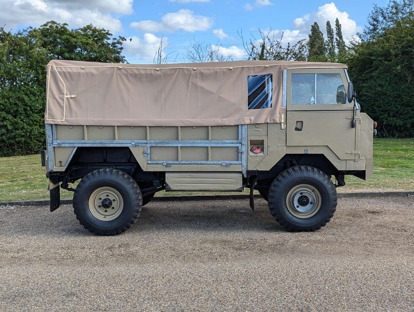 <p>1976 LAND ROVER FORWARD CONTROL FC101 LHD&nbsp;</p>