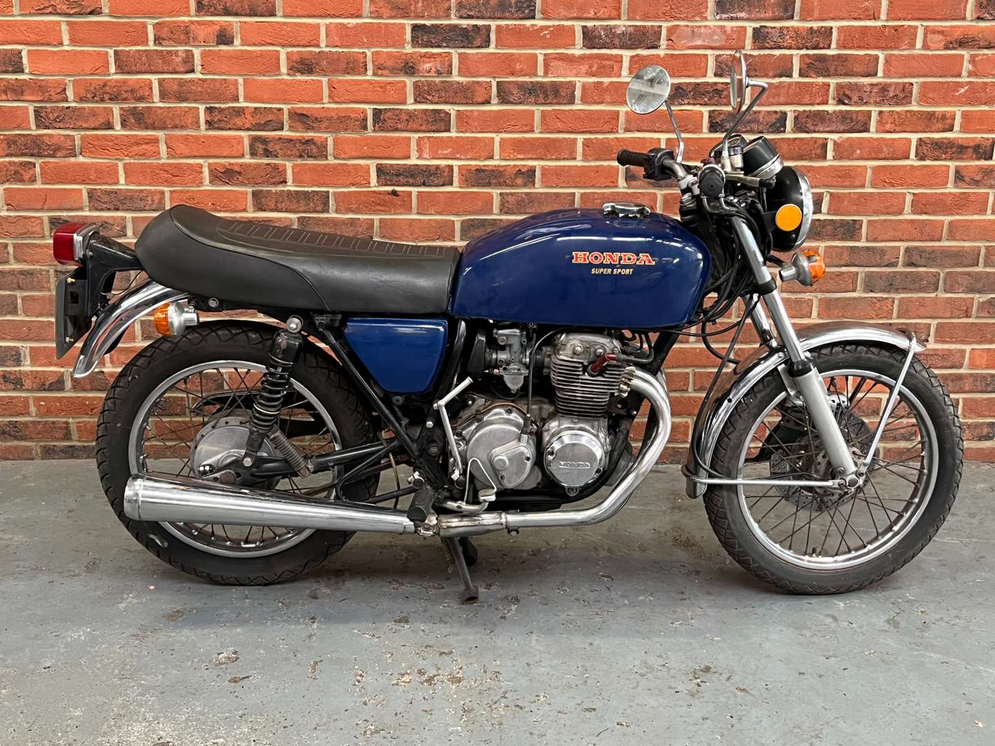 <p>1975 HONDA CB400 F</p>