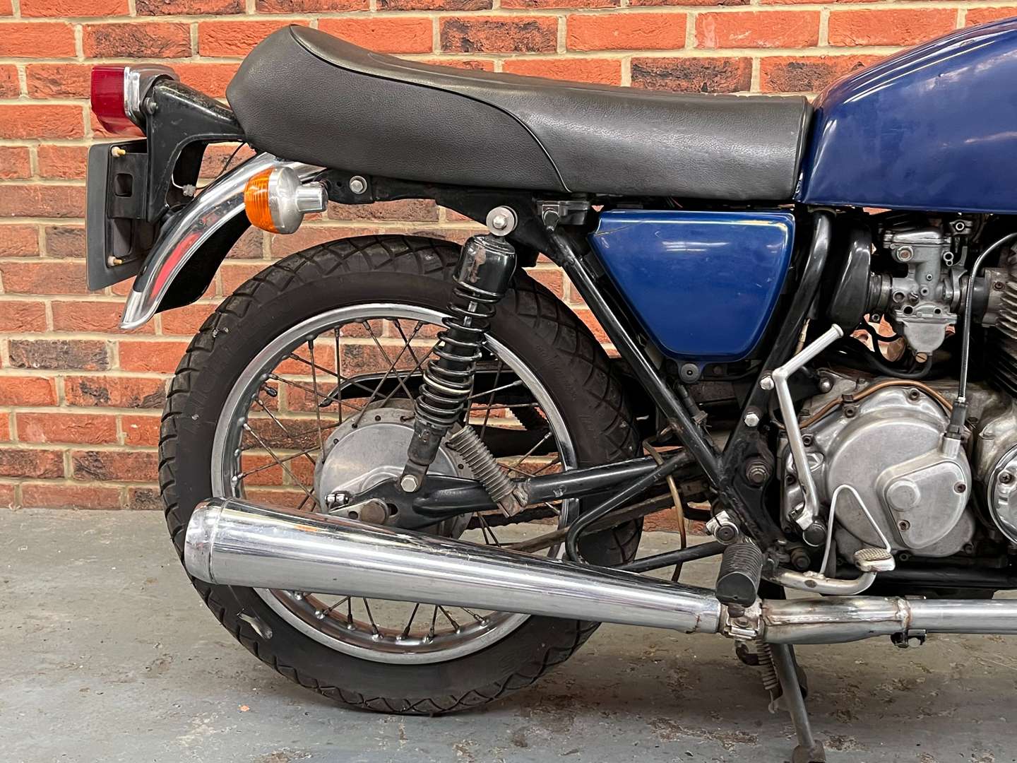 <p>1975 HONDA CB400 F</p>