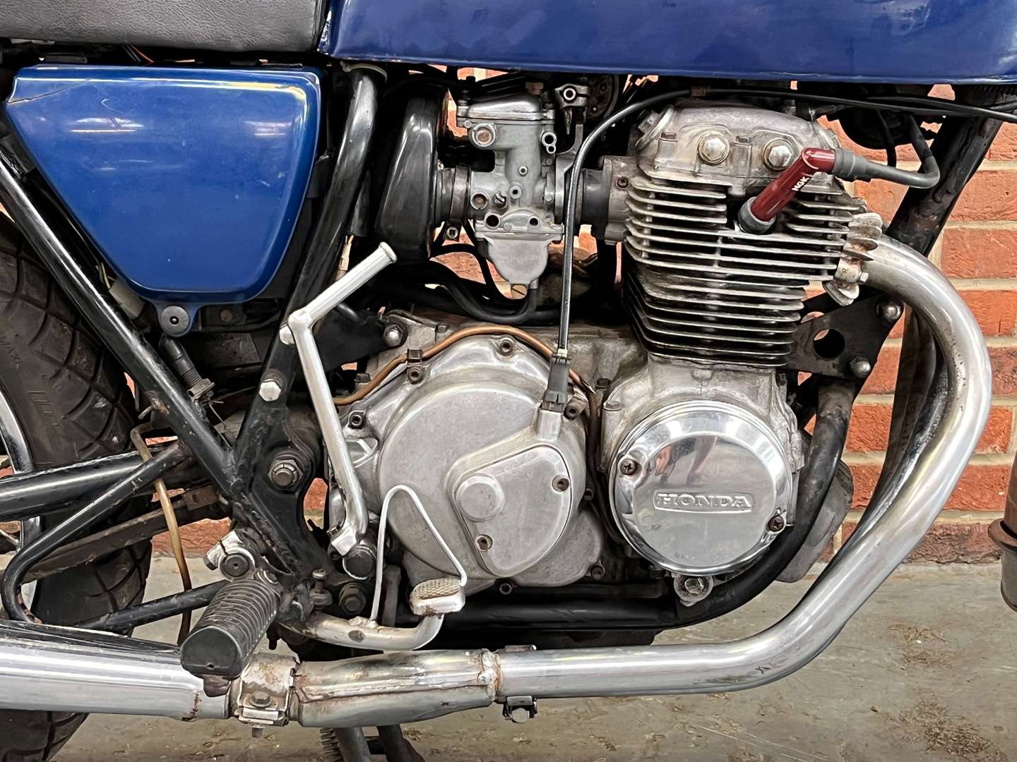 <p>1975 HONDA CB400 F</p>